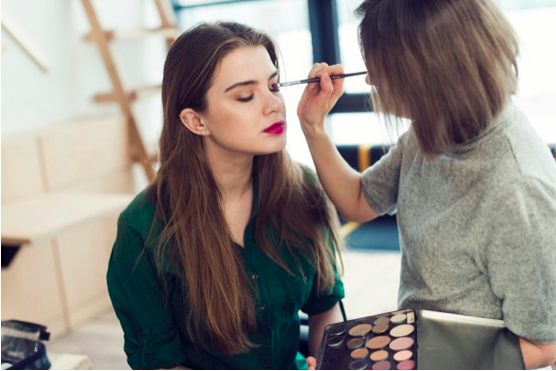 10 Expert Tips for Graduators How to Start a Makeup Artist Career