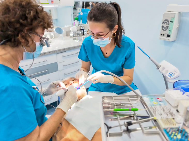 What Is the Difference Between a Dentist and an Orthodontist?